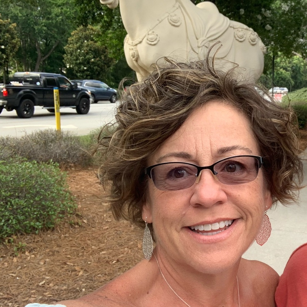 Meet your Posher, Jennifer